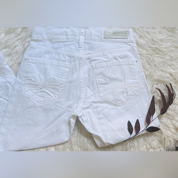 Express Jeans White Rocco Straight Leg Jeans - Picture 5 of 5
